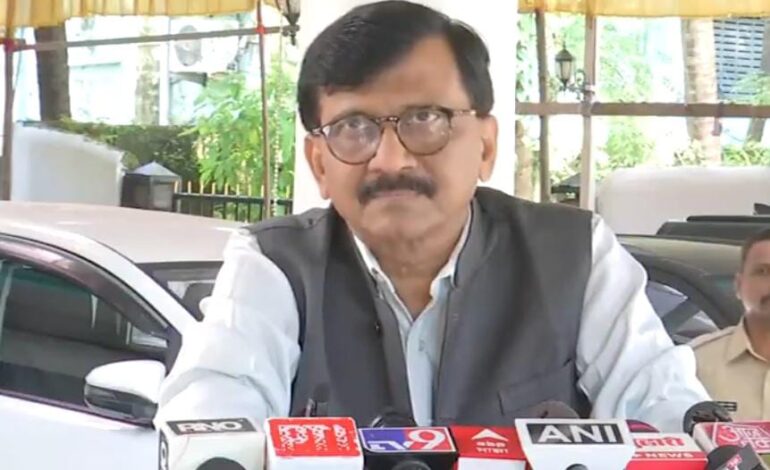 बाबा सिद्दीकी मामले में सांसद संजय राउत ने दी सीएम शिंदे को चुनौती,कह दी बड़ी बात