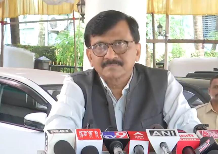 बाबा सिद्दीकी मामले में सांसद संजय राउत ने दी सीएम शिंदे को चुनौती,कह दी बड़ी बात