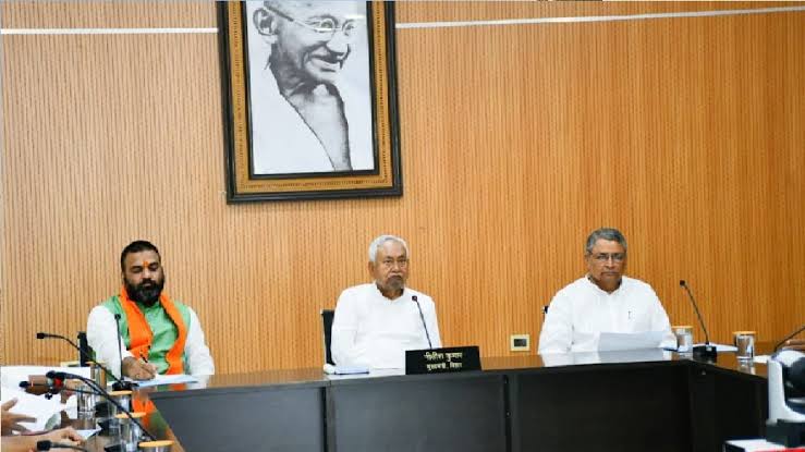 सरकारी नौकरी और रोजगार को लेकर आज बड़ा फैसला ले सकती है नीतीश सरकार