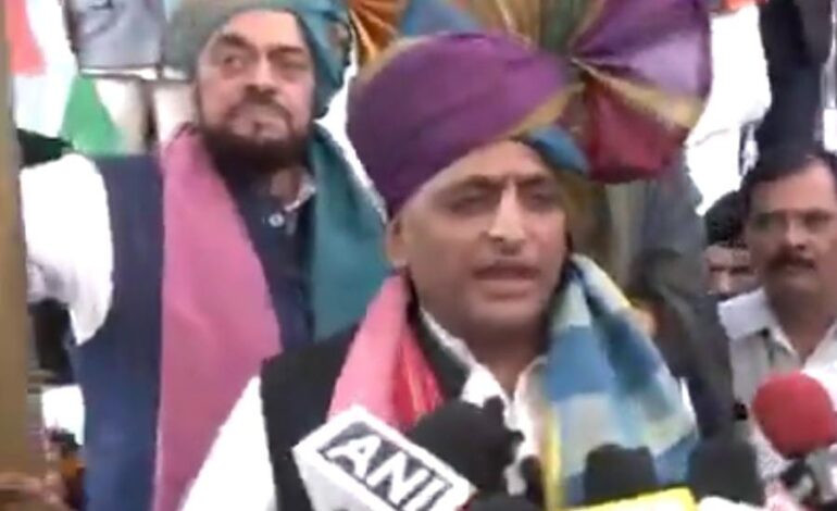 महाराष्ट्र चुनाव में ठाकरे और शरद पवार की अखिलेश यादव ने आज बढ़ाई मुश्किलें,5 सीटों पर उम्मीदवारों की कर दी घोषणा