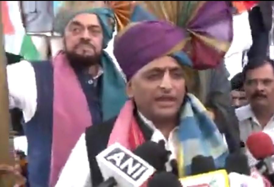 महाराष्ट्र चुनाव में ठाकरे और शरद पवार की अखिलेश यादव ने आज बढ़ाई मुश्किलें,5 सीटों पर उम्मीदवारों की कर दी घोषणा