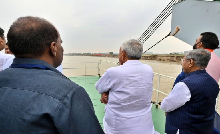 नीतीश कुमार ने आज किया छठ घाटों का निरीक्षण,उपस्थित अधिकारियों को दिया दिशा-निर्देश