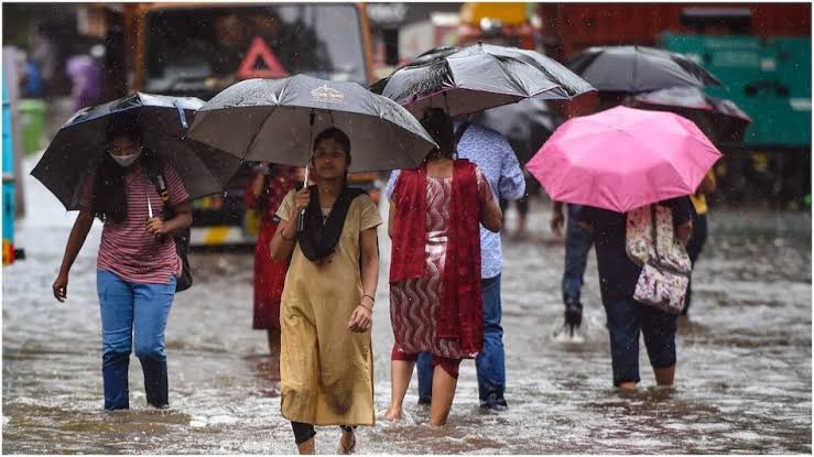 गरज के साथ होने वाली है बारिश,कई राज्यों में अगले 4 दिन तक मौसम रहेगी खराब