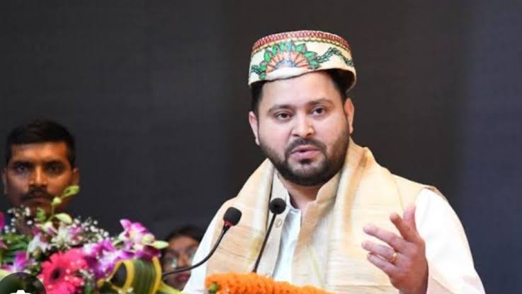 2025 की तैयारी में पूरे तरह से जूते तेजस्वी यादव,नए-नए स्लोगन से बीजेपी को दे रहे हैं जवाब