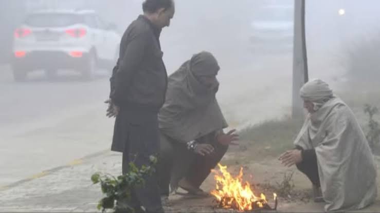 ठंड ने दी जोरदार रूप से दस्तक,इस साल पड़ेगी कड़ाके की ठंड