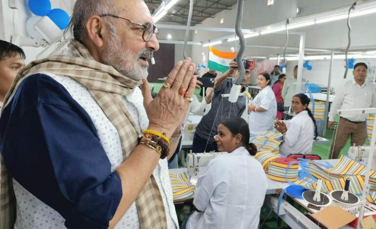 अब्दुल्ला सरकार और कांग्रेस पर गिरिराज सिंह ने बोला हमला,शरिया कानून लाना चाहते हैं ये लोग