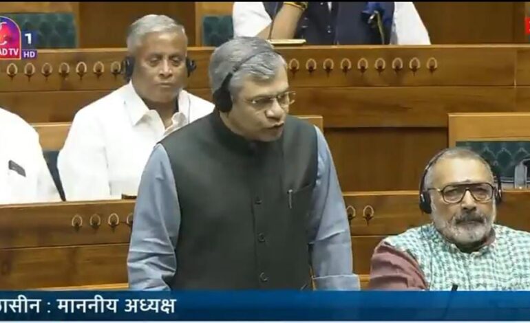 सोशल मीडिया को लेकर कानून बनाएगी मोदी सरकार!बोले अश्विनी वैष्णव-इस पर सख्त कानून बनाना चाहिए