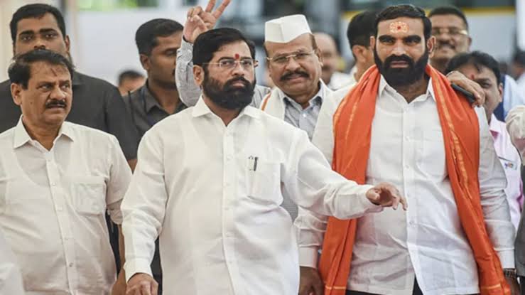एकनाथ शिंदे आज ले सकते हैं बड़ा फैसला,महाराष्ट्र की राजनीति में आ सकता है भूचाल!