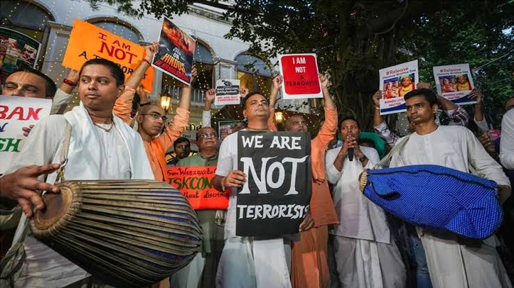 54 इस्कॉन भक्तों को भारत आने से रोका बांग्लादेश,हिंदुओं के साथ होने लगा नाइंसाफी!