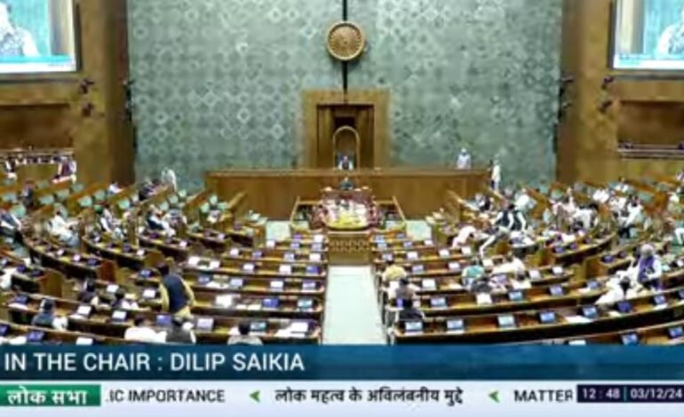 संभल मामले में खूब गरजे अखिलेश यादव,गिरिराज सिंह रोकते रहे नहीं पड़ा कोई फर्क