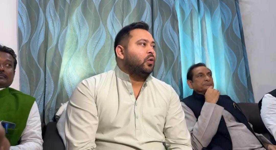 मुख्यमंत्री की यात्रा पर तेजस्वी ने आज फिर साधा निशाना,कहा-उनकी यह यात्रा लूट की छूट है..