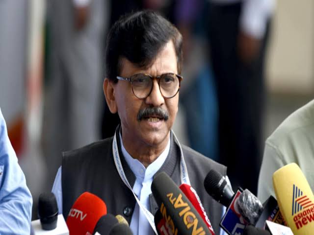 सीएम बनने के लिए शिंदे ‘अड़े’ रहते तो BJP ने उनके बिना शपथ ग्रहण कराती,संजय राउत ने किया बड़ा खुलासा