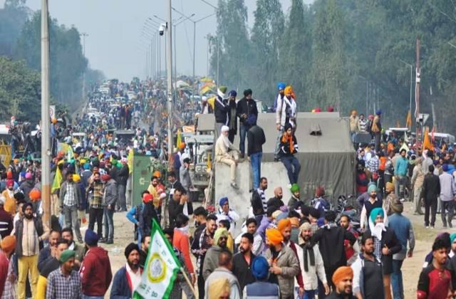 दिल्ली कूच करने के लिए आज फिर से किसान बनाएंगे प्लान,अपनी मांगों के समर्थन में डटे हुए हैं सभी किसान