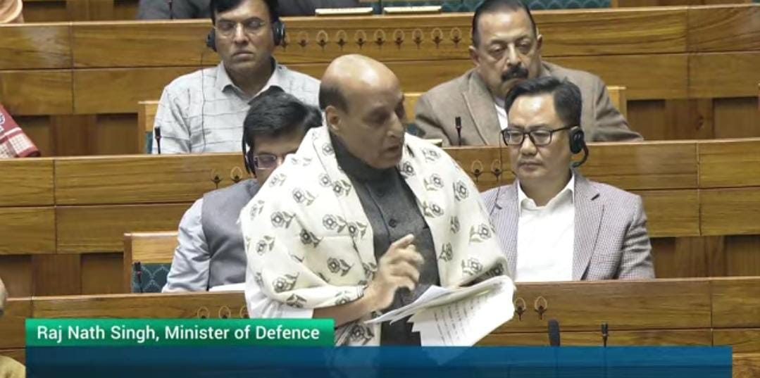 कांग्रेस ने संविधान की मूल भावना को तहस-नहस किया है,बोले राजनाथ सिंह