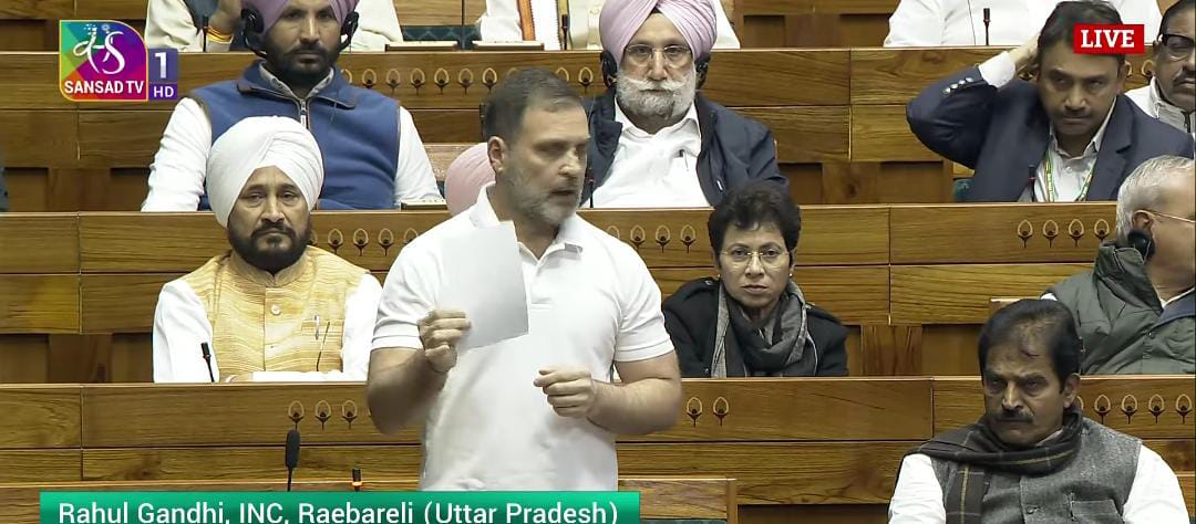 राहुल गांधी ने सरकार पर किया तीखा हमला,कहा-एकलव्य की तरह देश के युवाओं का अंगूठा काट रही है सरकार