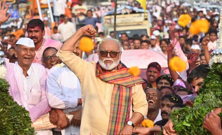 छगन भुजबल ने पार्टी प्रमुख अजीत पवार के खिलाफ खिला मोर्चा,कहा-तुम बोलो तो बैंठू,तुम बोलो तो खड़ा रहूं..