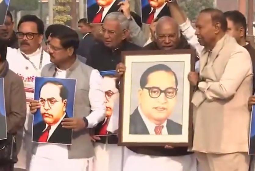 अमित शाह पर जमकर बरसे राहुल गांधी,बाबा साहेब का अपमान देश नहीं सहेगा