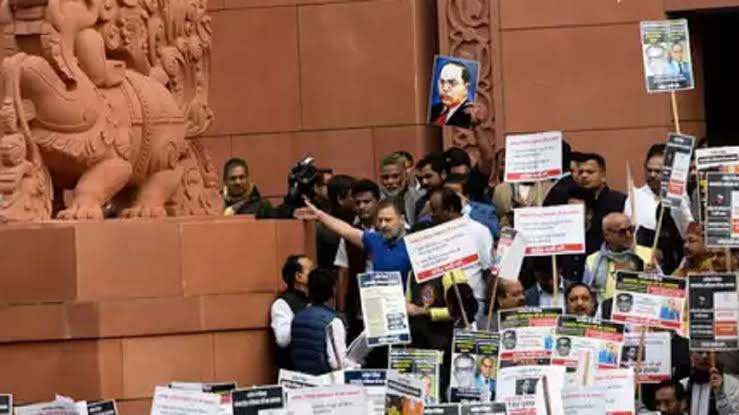 संसद में हुई धक्का मुक्की मामले की जांच अब करेगी CBI,राहुल गांधी की बढ़ सकती है मुश्किलें!
