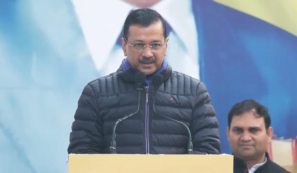 अरविंद केजरीवाल ने दलितों के लिए खोला पिटारा,दलित बच्चों को विदेश में पढ़ाई का खर्चा देगी दिल्ली सरकार