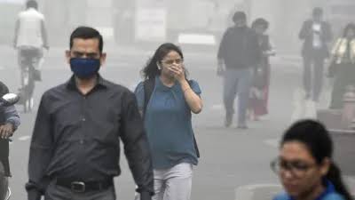 दिल्ली की हवा में घुली जहर,लोगों को सांस लेने में होने लगी परेशानी