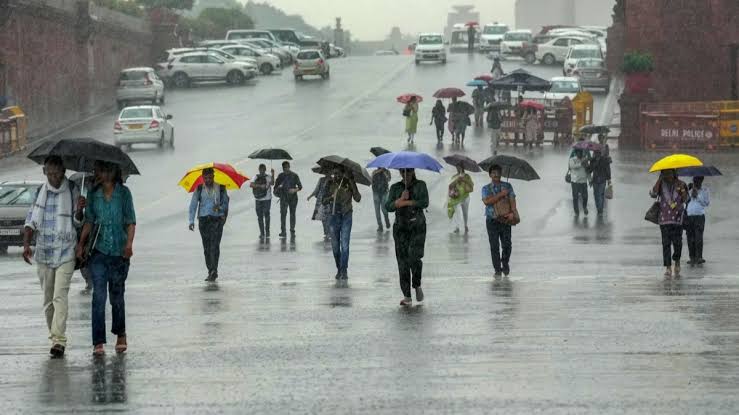 दिल्ली में आज देर रात तक होगी जमकर बारिश,ठंड के मौसम में बारिश ने दी दस्तक