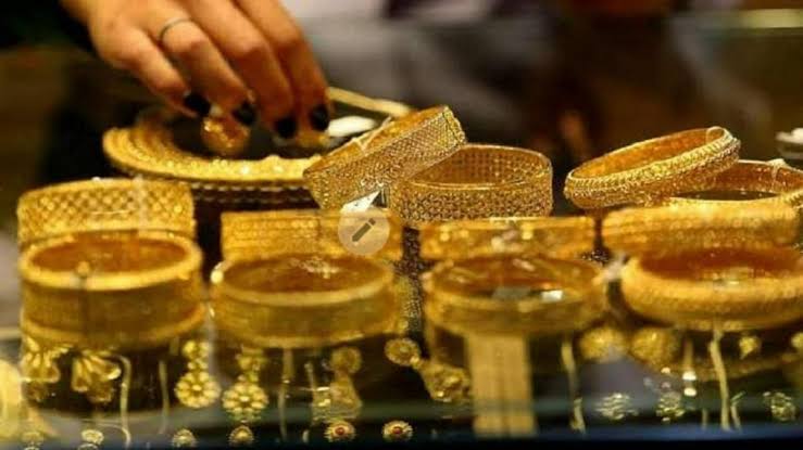 सोना के दामों में हुई बढ़ोतरी,नए साल से पहले लोगों को लगा बड़ा झटका