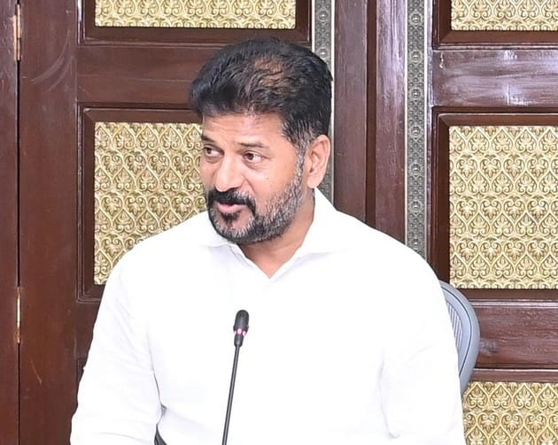 अल्लू अर्जुन समेत कई दिग्गजों ने CM रेवंत से की मुलाकात,बोले मुख्यमंत्री-कानून व्यवस्था से नहीं करेंगे कोई समझौता