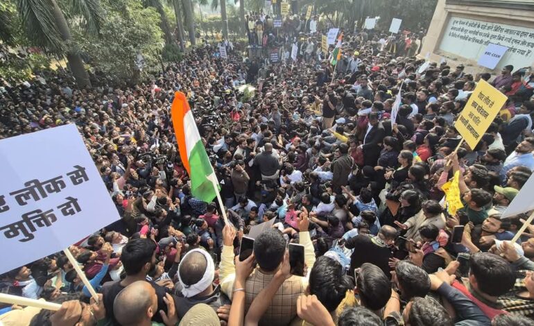 गांधी मैदान में आज बीपीएससी अभ्यर्थी और पुलिस के बीच दिखा नोंकझोंक,अपने मांगों पर अड़े छात्र