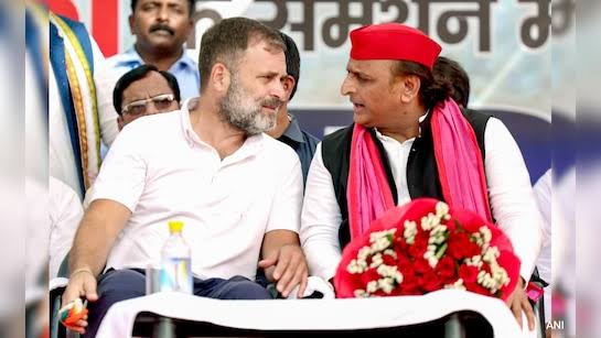 दिल्ली विधानसभा चुनाव में अखिलेश ने राहुल गांधी से बनाई दूरी,केजरीवाल को समर्थन देने का किया ऐलान