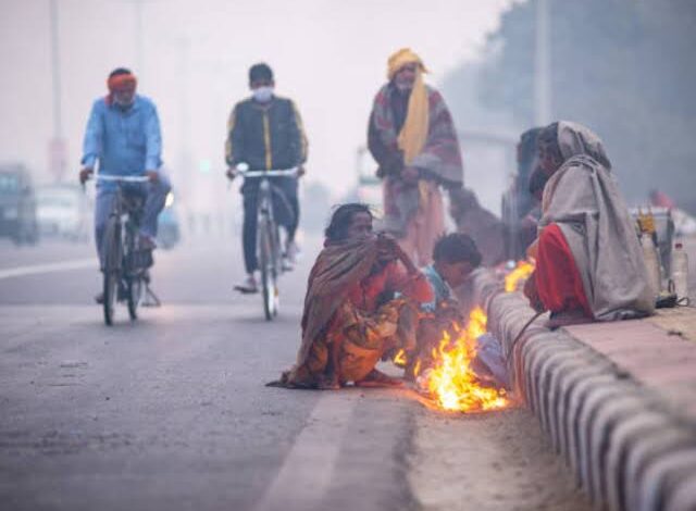 दिल्ली-NCR में सर्द हवाओं ने बढ़ाई ठिठुरन,कई राज्यों में हो सकती हल्की बारिश