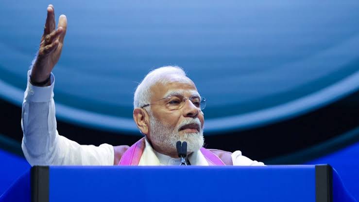 आप सरकार का पूरा ध्यान शीशमहल बनाने पर था जनता की परेशानी उन्हें नहीं दिखाई दी,पीएम मोदी ने केजरीवाल पर कसा तंज