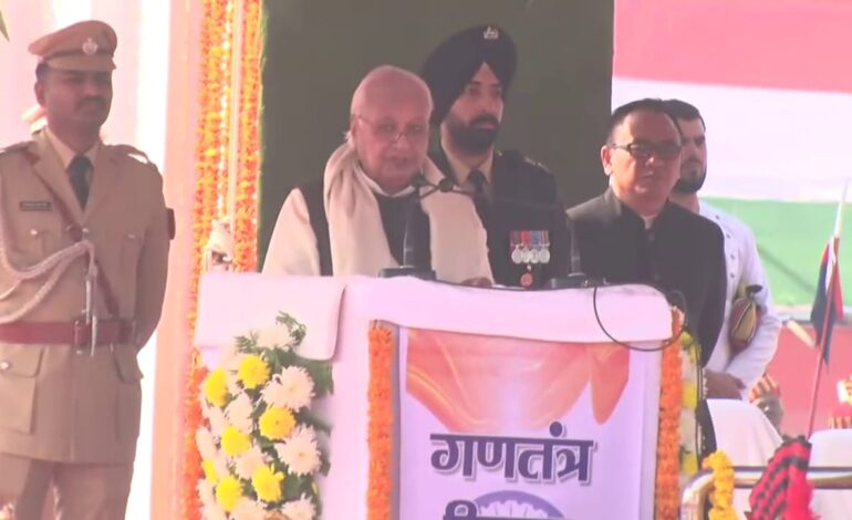 मंच से कब्रिस्तानों और मंदिरों की बात करने लगे बिहार के राज्यपाल,अपने संबोधन में नौकरी और रोजगार की खूब की चर्चा
