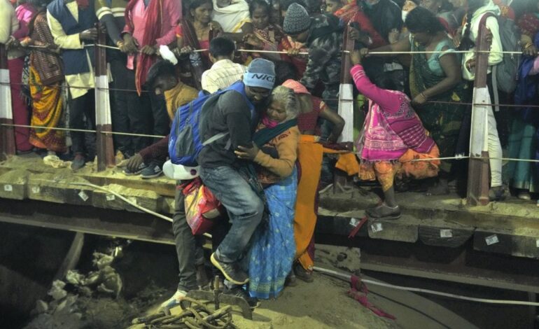 महाकुंभ में बैरियर टूटने से मची भगदड़ को लेकर पीएम मोदी लगातार ले रहे हैं अपडेट,सीएम योगी से कर रहे हैं बातचीत