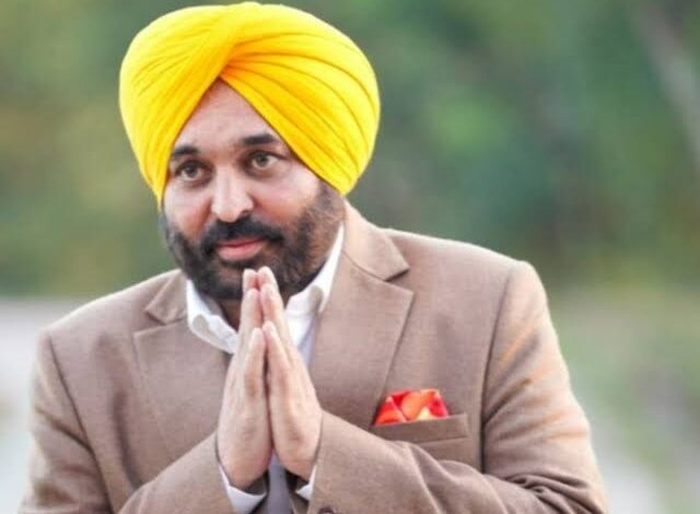 CM भगवंत मान के घर पर तलाशी लेने के लिए पहुंची चुनाव आयोग की टीम!भड़क उठी आम आदमी पार्टी