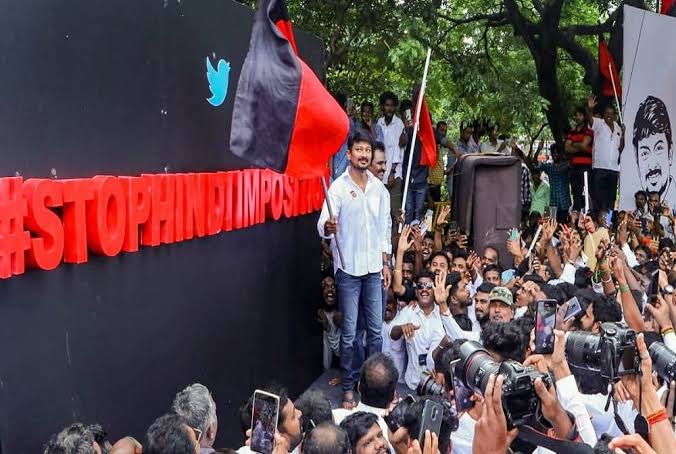 तमिलनाडु के डिप्टी सीएम ने मोदी सरकार को दी चेतावनी,कहा-हमारे राज्य को हिंदी थोपने की कोशिश ना करें