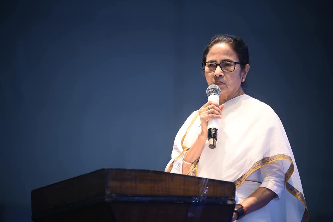 विवादित बयान देने के बाद ममता बनर्जी का आया सफाई,बोली-सभी धर्मों का सम्मान करती हूं
