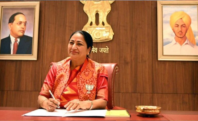 एक्शन में आईं सीएम रेखा गुप्ता,अचानक पहुंच गईं सचिवालय