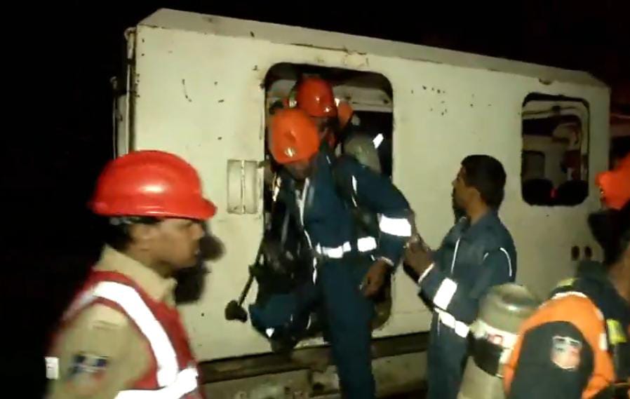 सुरंग में फंसे 8 मजदूरों को बाहर निकालना हुआ मुश्किल,मलबा और पानी ने बढ़ाई परेशानी
