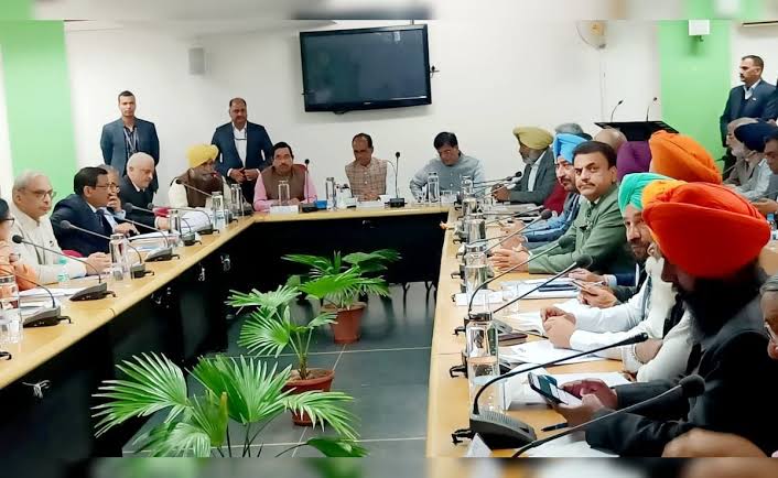 किसानों और केंद्र सरकार के साथ 19 मार्च को होगी अगली बैठक,बीते दिन की मीटिंग में नहीं बन पाई बात