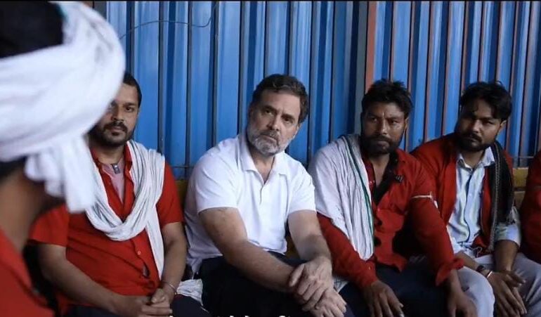 किसी-किसी दिन खाने के भी पैसे नहीं होते,कुलियों का दुख सुनकर बोले राहुल गांधी- पूरी ताकत से लडूंगा