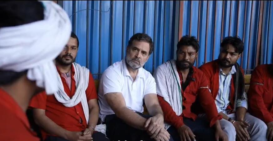 किसी-किसी दिन खाने के भी पैसे नहीं होते,कुलियों का दुख सुनकर बोले राहुल गांधी- पूरी ताकत से लडूंगा