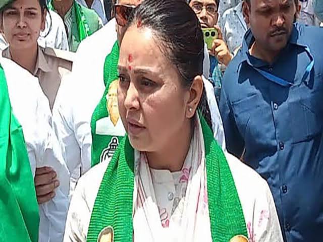 भाई तेजस्वी के बचाव में उतरी बहन रोहिणी आचार्य,नीतीश कुमार को बताया लोभी