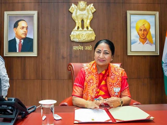 दिल्ली में सिर्फ इन्हीं महिलाओं को मिलेगी 2500 रुपए,जान लीजिए क्या है पूरी मापदंड?