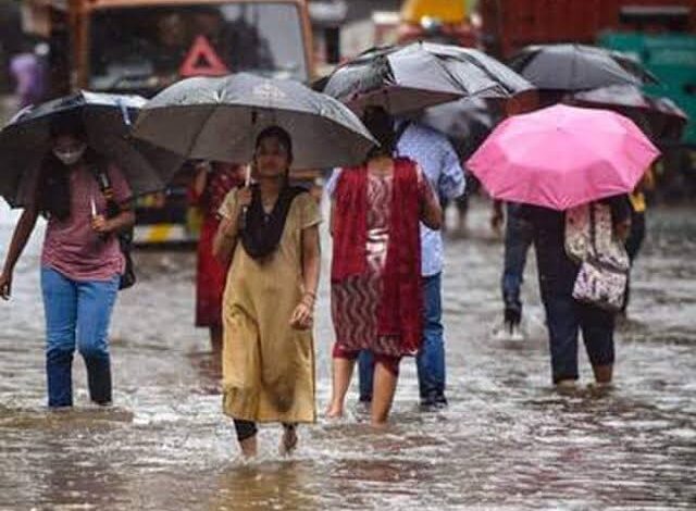 बिहार में आज देर रात तक कई जगहों पर तेज हवाओं के साथ होगी बारिश,मौसम विभाग ने जारी किया ताजा अपडेट