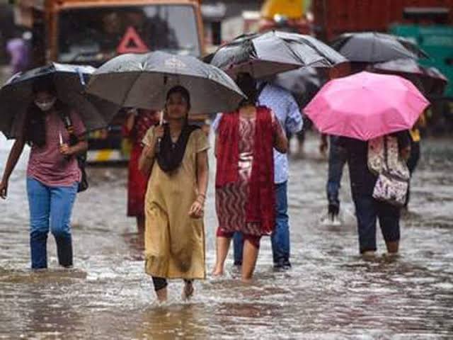 बिहार में आज देर रात तक कई जगहों पर तेज हवाओं के साथ होगी बारिश,मौसम विभाग ने जारी किया ताजा अपडेट