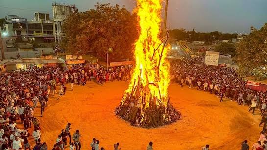 आज मनाई जाएगी होलिका दहन,जान लीजिए क्या है शुभ मुहूर्त?