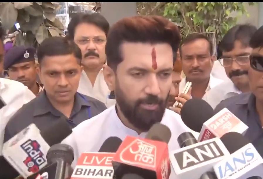इफ्तार पार्टी को लेकर छिड़ी बहस पर भड़के चिराग पासवान,बोले-राजद ने मुसलमानों के लिए क्या किया है?