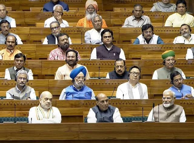भारत में सांसदों की मिलने वाली सुविधाओं को जानकार हो जाएंगे हैरान!