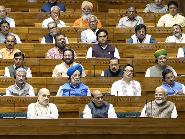 भारत में सांसदों की मिलने वाली सुविधाओं को जानकार हो जाएंगे हैरान!