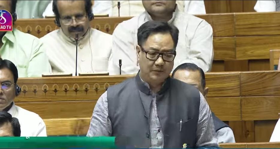वक्फ बिल हुई पेश,मोदी सरकार ने मुसलमानों को दिया बड़ा भरोसा